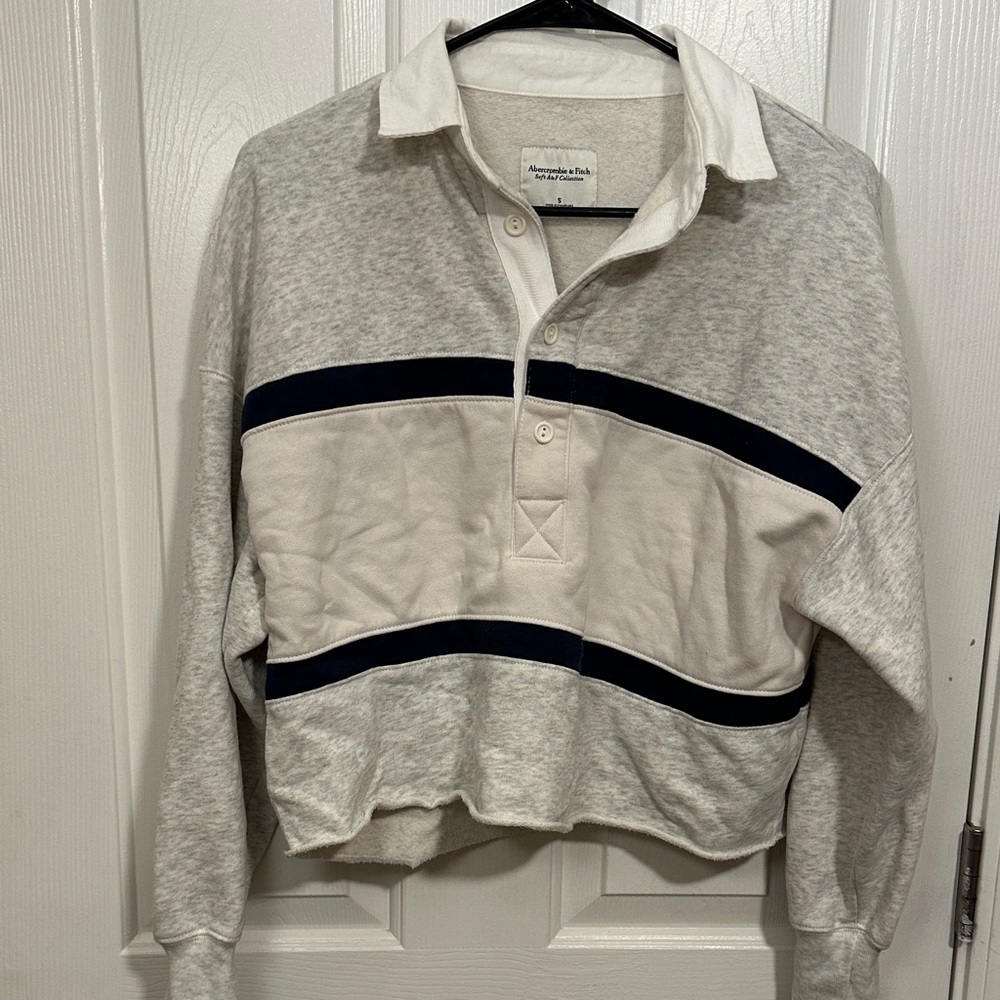 Abercrombie & Fitch Gray and White Cropped Sweatshirt with Navy Stripes